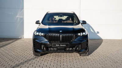 BMW X5 40i xDrive (pohľad do interiéru)