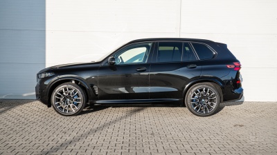 BMW X5 40i xDrive (pohľad zozadu)