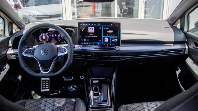 VW Golf 1.5 eTSI R-line Limited