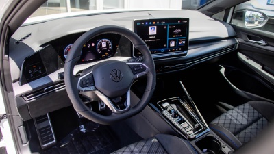VW Golf 1.5 eTSI R-line Limited