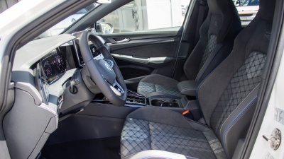 VW Golf 1.5 eTSI R-line Limited
