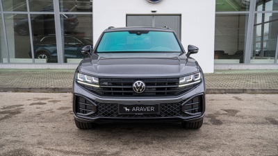 VW Touareg 3.0 TDI R-line (pohľad zozadu)