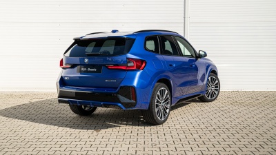 BMW X1 23i xDrive (pohľad zboku)