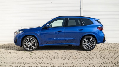 BMW X1 23i xDrive (pohľad zozadu)