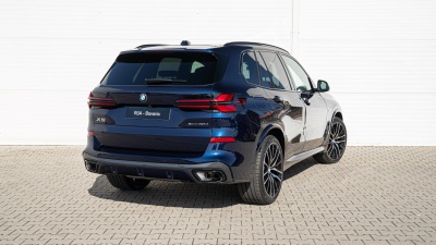 BMW X5 40d xDrive (pohľad zboku)