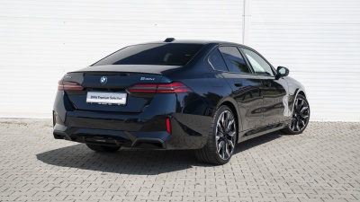 BMW 540d xDrive Sedan (pohľad zboku)