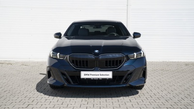 BMW 540d xDrive Sedan (pohľad do interiéru)