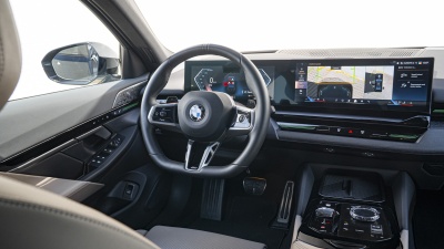 BMW 540d xDrive Sedan (pohľad do interiéru)