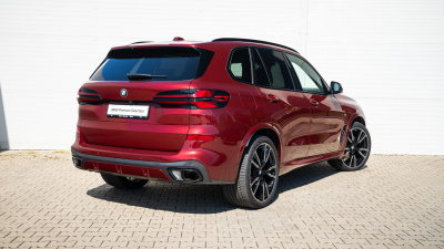 BMW X5 40d xDrive (pohľad zboku)