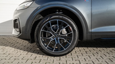 AUDI Q5 Sportback 2.0 TDI Quattro Sport Edition (pohľad do interiéru)