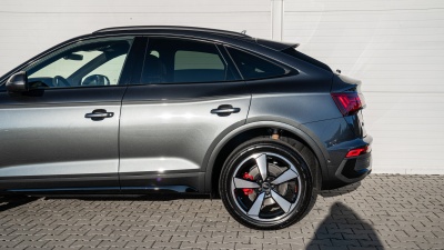 AUDI Q5 Sportback 2.0 TDI Quattro Sport Edition (pohľad do interiéru)