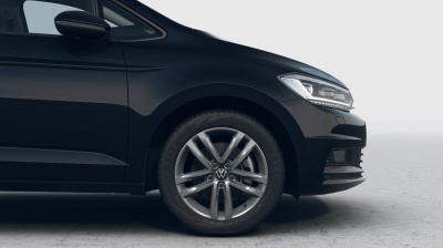 VW Touran 1.5 TSI Limited (pohľad do interiéru)