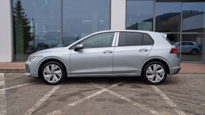 VW Golf 1.5 eTSI Limited (pohľad zboku)