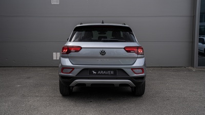 VW T-Roc 1.5 TSI Limited (pohľad spredu)