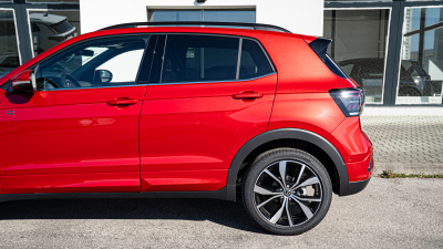 VW T-Cross 1.5 TSI R-Line Limited (pohľad do interiéru)