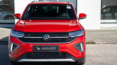 VW T-Cross 1.5 TSI R-Line Limited (pohľad do interiéru)