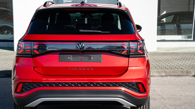 VW T-Cross 1.5 TSI R-Line Limited (pohľad do interiéru)
