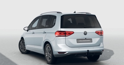 VW Touran 1.5 TSI Limited (pohľad zozadu)