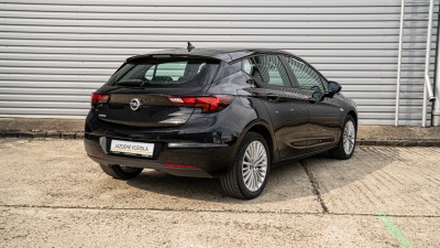 Opel Astra 1.4 Turbo Enjoy (pohľad spredu)