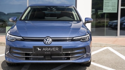 VW Golf 1.5 eTSI Style (pohľad spredu)
