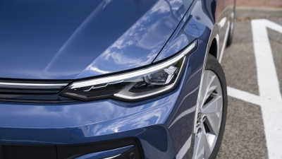 VW Golf 1.5 eTSI Style (pohľad do interiéru)