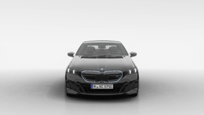 BMW i5 M60 xDrive Sedan (pohľad do interiéru)