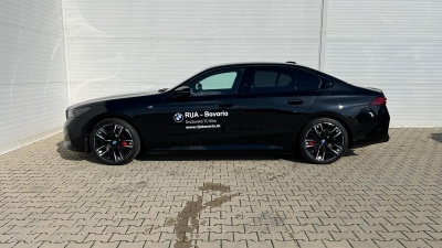 BMW i5 M60 xDrive Sedan (pohľad zozadu)