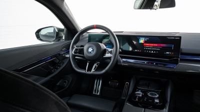 BMW i5 M60 xDrive Sedan (pohľad do interiéru)