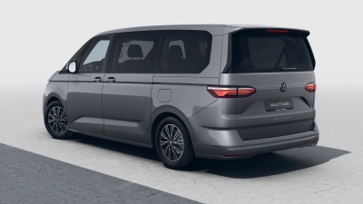 VW Multivan Bulli Long 2.0 TDI (pohľad zozadu)