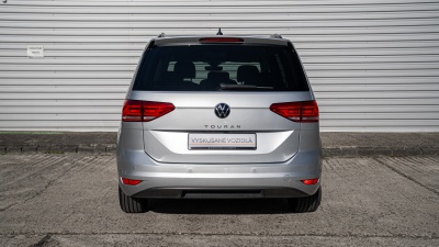 Volkswagen Touran 1.5 TSI Comfortline (pohľad zozadu)