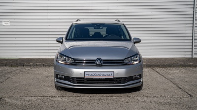 Volkswagen Touran 1.5 TSI Comfortline (pohľad do interiéru)