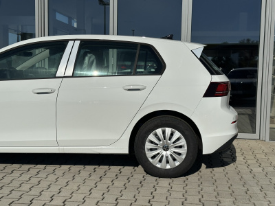 VW Golf 1.5 eTSI (pohľad spredu)