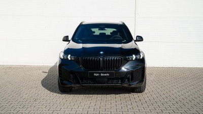 BMW X5 40i xDrive (pohľad do interiéru)