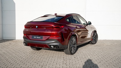 BMW X6 40d xDrive (pohľad zboku)