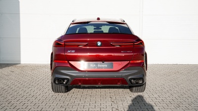 BMW X6 40d xDrive (pohľad do interiéru)