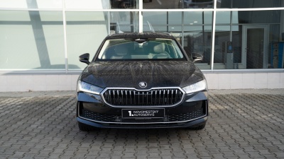 Škoda Superb Combi 2.0 TDI L&K 4x4 (pohľad spredu)