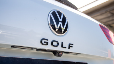 VW Golf Variant 1.5 eTSI R-Line Limited (pohľad do interiéru)