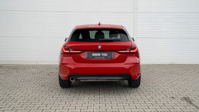 BMW 118i (pohľad do interiéru)