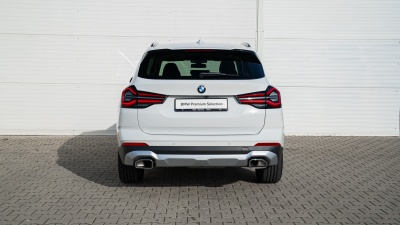 BMW X3 20d xDrive (pohľad do interiéru)