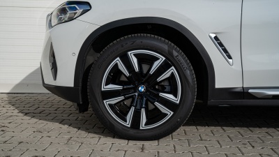 BMW X3 20d xDrive (pohľad spredu)