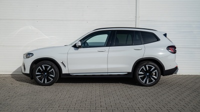 BMW X3 20d xDrive (pohľad zozadu)