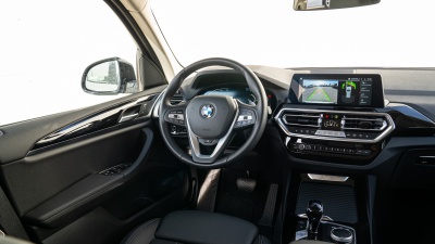 BMW X3 20d xDrive (pohľad do interiéru)