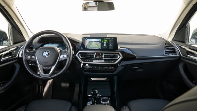 BMW X3 20d xDrive (pohľad do interiéru)