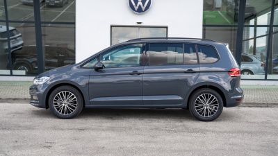 VW Touran 1.5 TSI Limited (pohľad zboku)