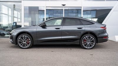 AUDI A6 Sportback e-tron (pohľad spredu)
