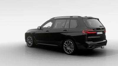 BMW X7 40d xDrive (pohľad zboku)