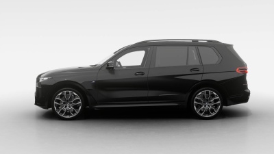 BMW X7 40d xDrive (pohľad zozadu)