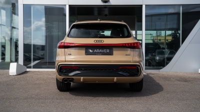 AUDI Q5 2.0 TDI Quattro (pohľad do interiéru)