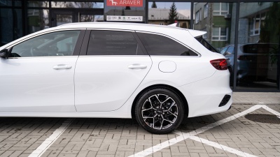 Kia Ceed SW 1.5 T-GDi Sport (pohľad do interiéru)