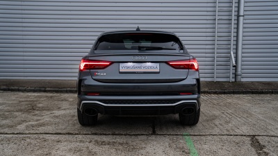 Audi RS Q3 Sportback (pohľad zozadu)